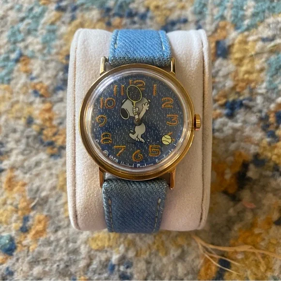 Watch, True Vintage Snoopy Playing Tennis w/Gold Accents U234 Vintage Timex Snoopy Tennis Watch - Etsy main image 2